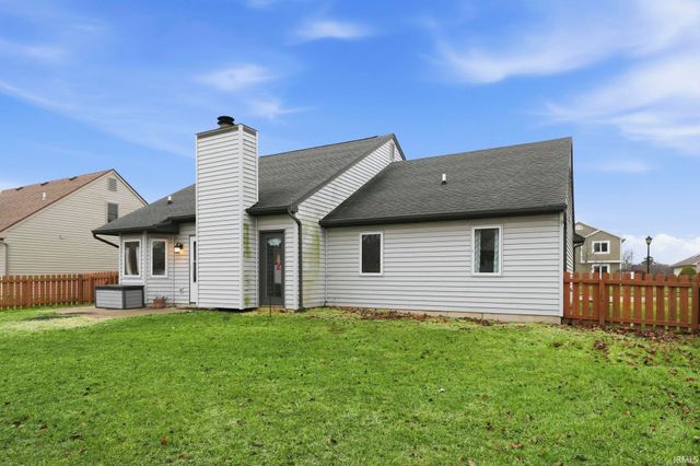 8228 Victoria Woods Place, Fort Wayne, IN 46825