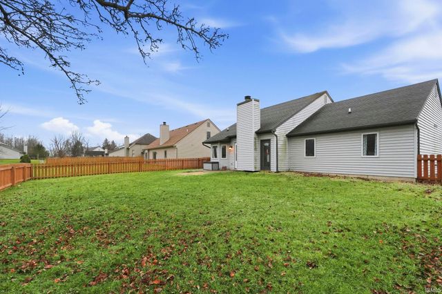 8228 Victoria Woods Place, Fort Wayne, IN 46825