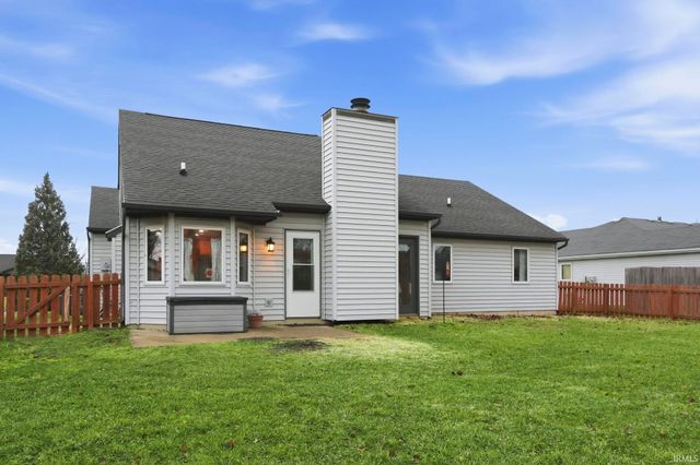 8228 Victoria Woods Place, Fort Wayne, IN 46825