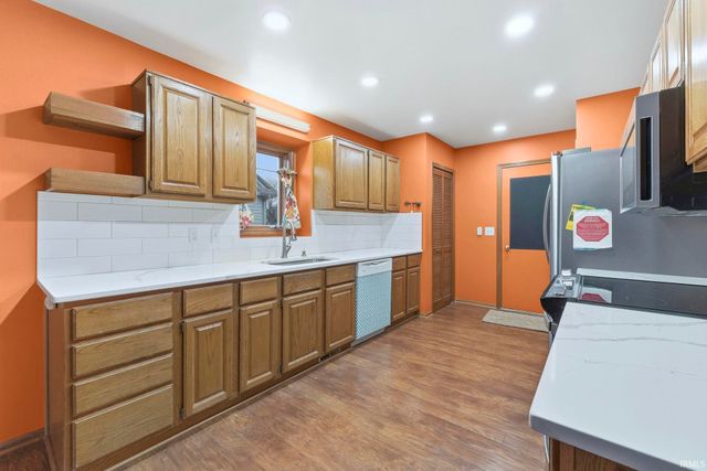 8228 Victoria Woods Place, Fort Wayne, IN 46825