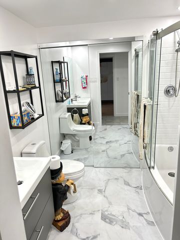 111 Alamanda Lane, Deerfield Beach, FL 33442