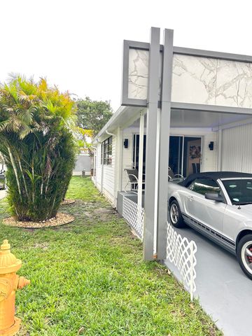 111 Alamanda Lane, Deerfield Beach, FL 33442