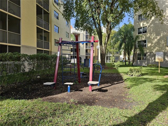 8363 Lake Drive 108, Doral, FL 33166