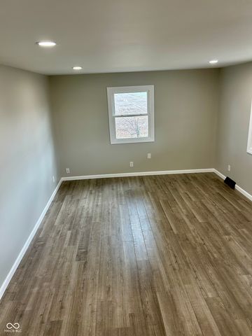 728 E County Road 100 N, Frankfort, IN 46041