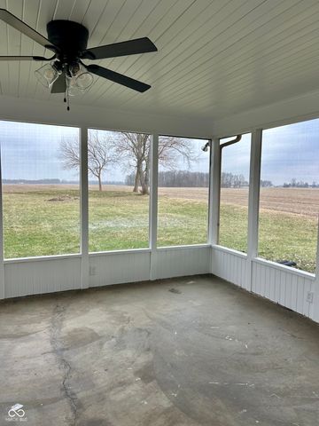 728 E County Road 100 N, Frankfort, IN 46041