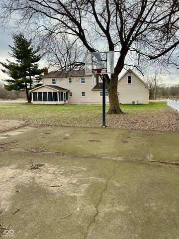 728 E County Road 100 N, Frankfort, IN 46041