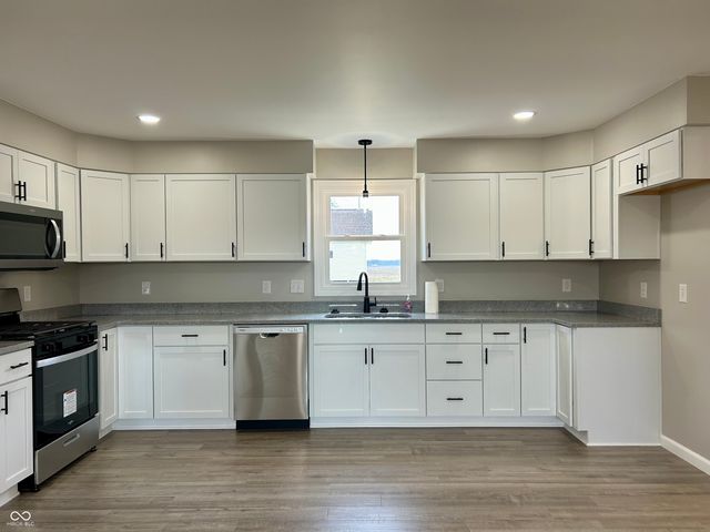 728 E County Road 100 N, Frankfort, IN 46041