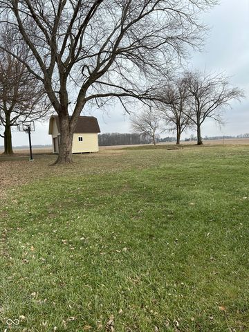 728 E County Road 100 N, Frankfort, IN 46041