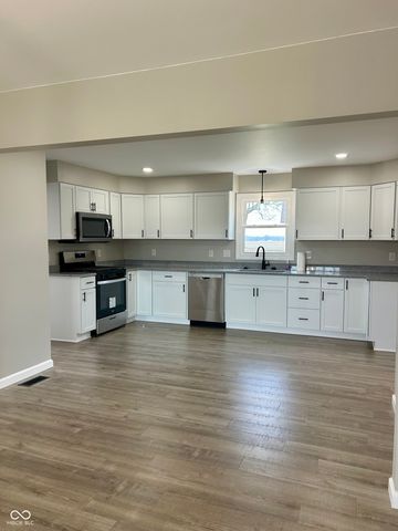 728 E County Road 100 N, Frankfort, IN 46041