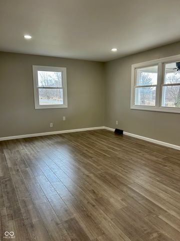 728 E County Road 100 N, Frankfort, IN 46041