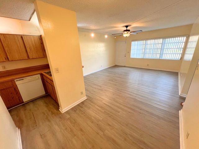 843 Twin Lakes Drive 30B, Coral Springs, FL 33071