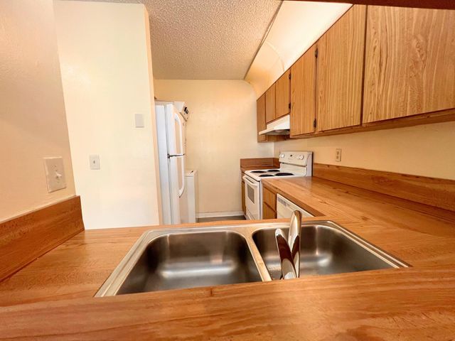 843 Twin Lakes Drive 30B, Coral Springs, FL 33071