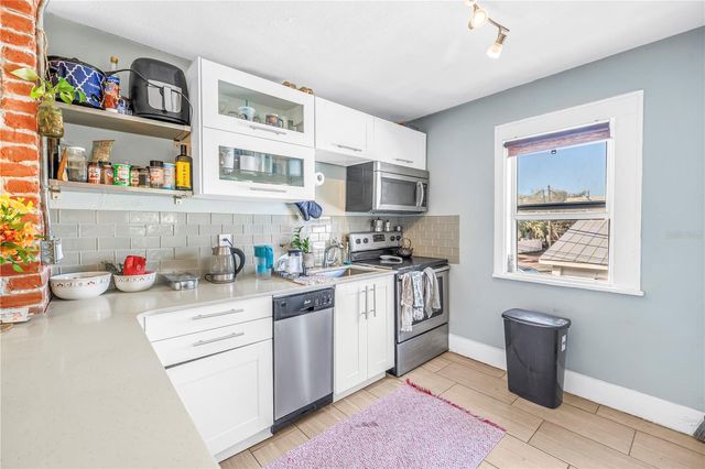 1726 2ND AVENUE N, St Petersburg, FL 33713