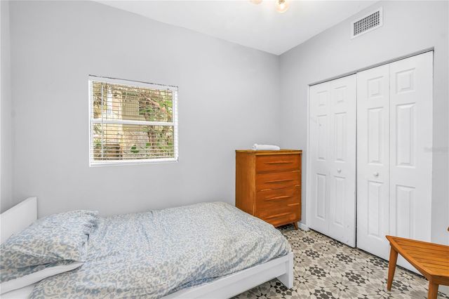 1726 2ND AVENUE N, St Petersburg, FL 33713