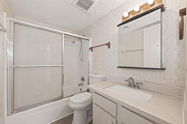 13040 Greenway Chase Court 3040, Houston, TX 77072