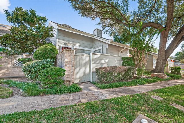 13040 Greenway Chase Court 3040, Houston, TX 77072