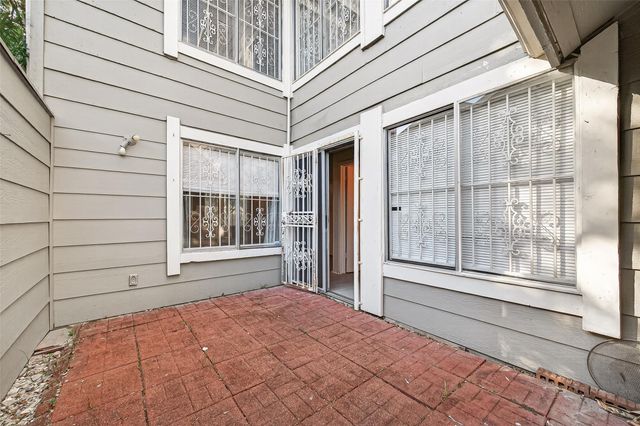 13040 Greenway Chase Court 3040, Houston, TX 77072