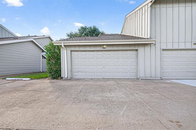 13040 Greenway Chase Court 3040, Houston, TX 77072