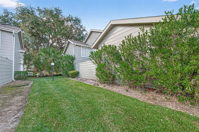 13040 Greenway Chase Court 3040, Houston, TX 77072