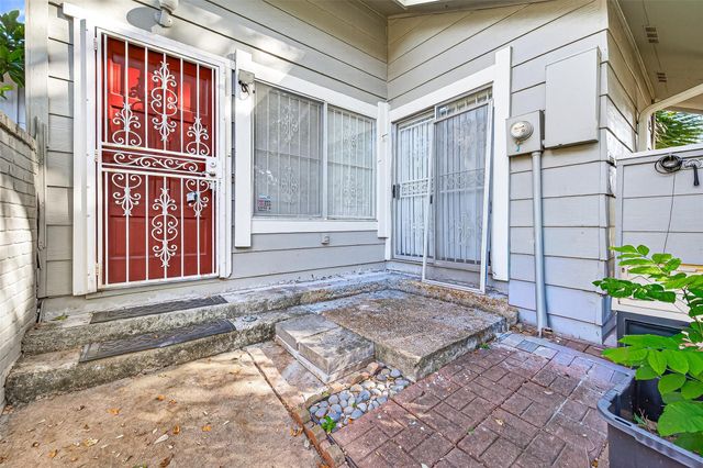 13040 Greenway Chase Court 3040, Houston, TX 77072