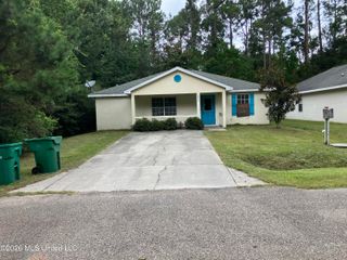 6274 W Benton Street, Bay Saint Louis, MS 39520