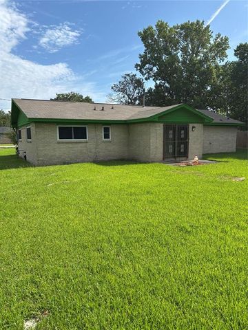 424 Zinn Drive, Crosby, TX 77532