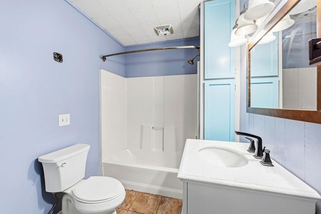 205 Parchmount Avenue, Parchment City, MI 49004