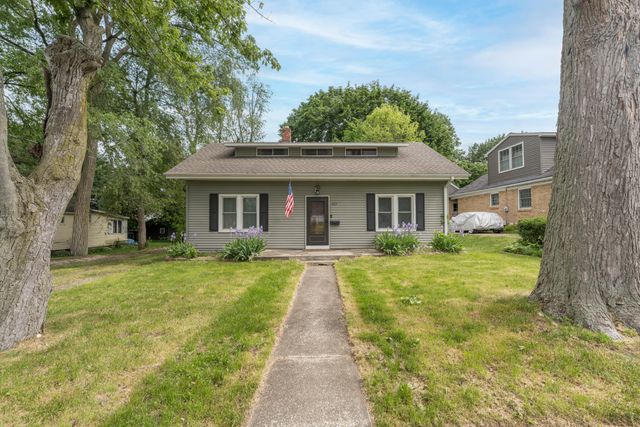205 Parchmount Avenue, Parchment City, MI 49004