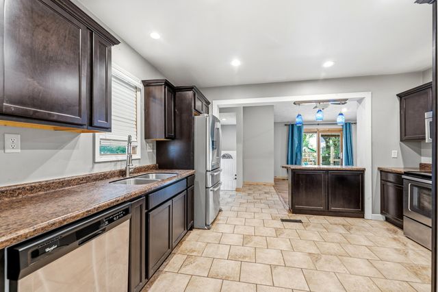 205 Parchmount Avenue, Parchment City, MI 49004
