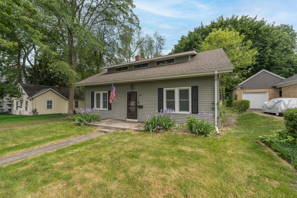 205 Parchmount Avenue, Parchment City, MI 49004