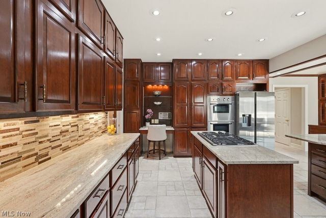 7751 Chagrin Road, Chagrin Falls, OH 44023