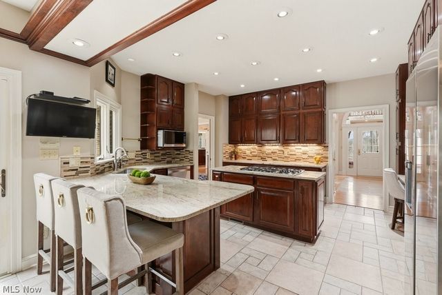 7751 Chagrin Road, Chagrin Falls, OH 44023
