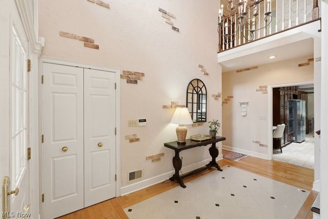 7751 Chagrin Road, Chagrin Falls, OH 44023