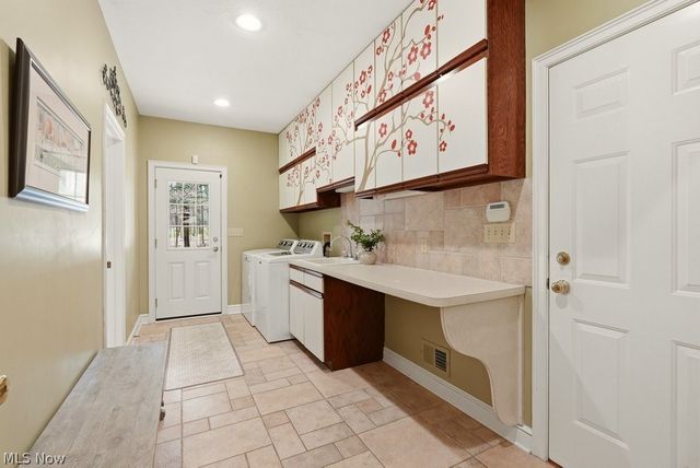 7751 Chagrin Road, Chagrin Falls, OH 44023