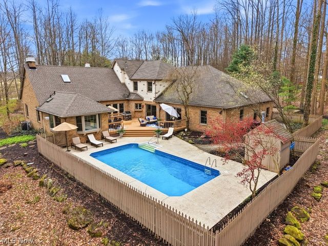 7751 Chagrin Road, Chagrin Falls, OH 44023