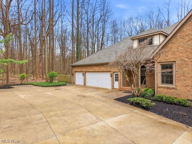 7751 Chagrin Road, Chagrin Falls, OH 44023