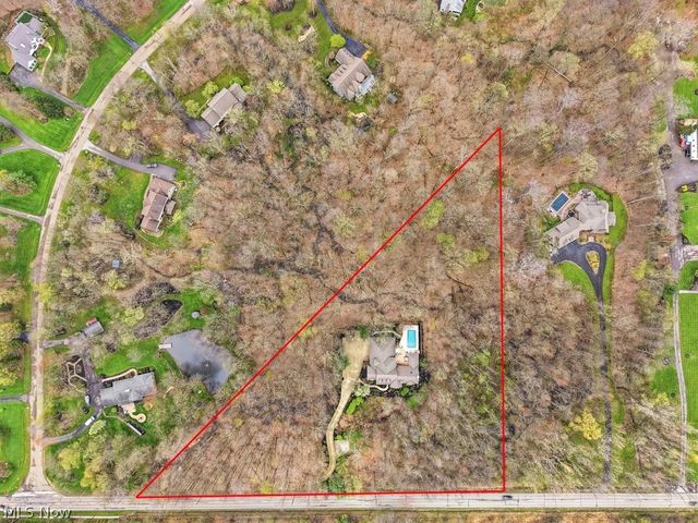 7751 Chagrin Road, Chagrin Falls, OH 44023