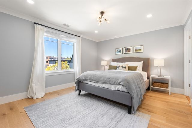 80 Verndale St, Brookline, MA 02446