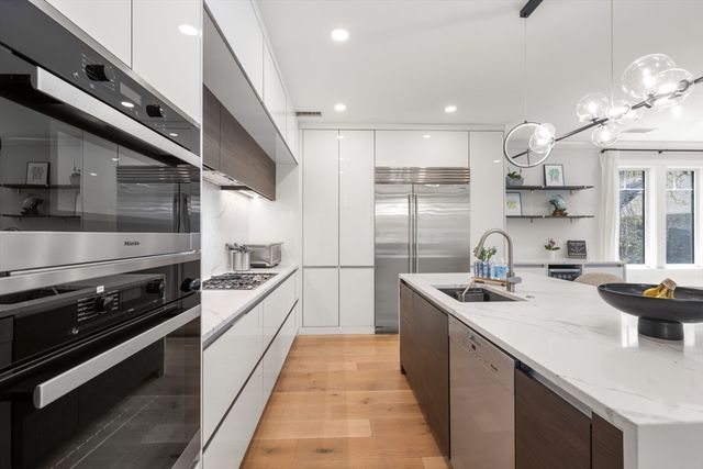 80 Verndale St, Brookline, MA 02446