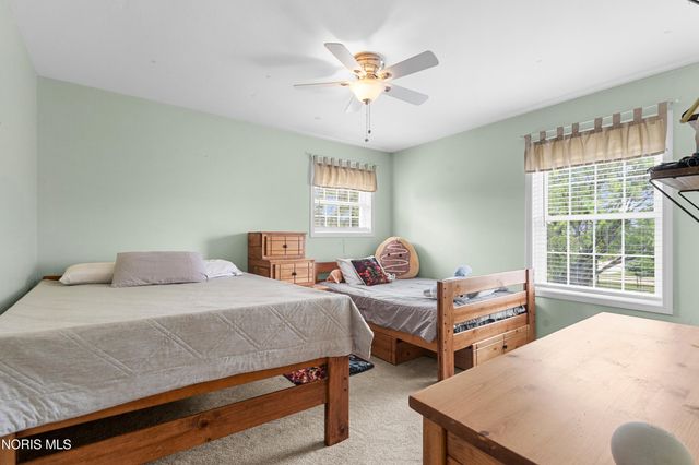 1206 N Finch Drive, Bowling Green, OH 43402