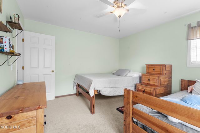 1206 N Finch Drive, Bowling Green, OH 43402