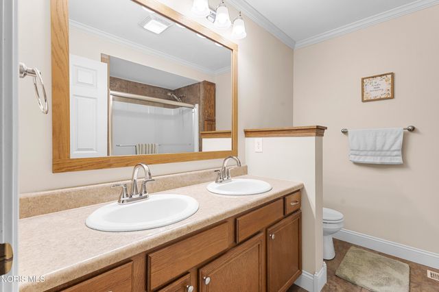 1206 N Finch Drive, Bowling Green, OH 43402