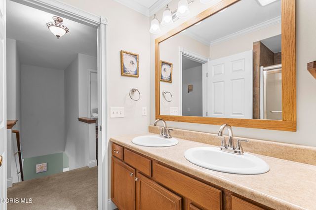 1206 N Finch Drive, Bowling Green, OH 43402