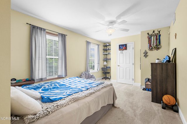 1206 N Finch Drive, Bowling Green, OH 43402
