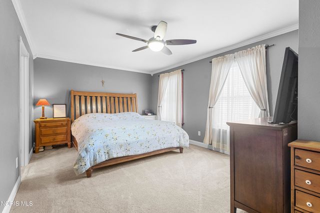 1206 N Finch Drive, Bowling Green, OH 43402