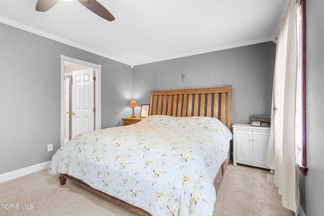 1206 N Finch Drive, Bowling Green, OH 43402