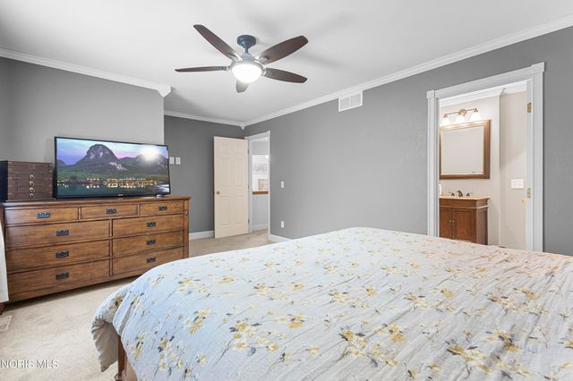 1206 N Finch Drive, Bowling Green, OH 43402