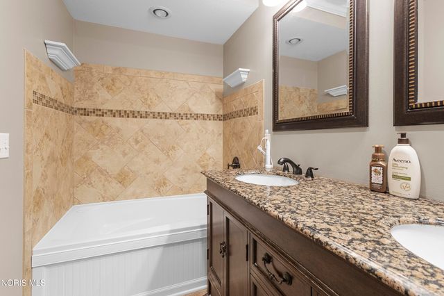 1206 N Finch Drive, Bowling Green, OH 43402