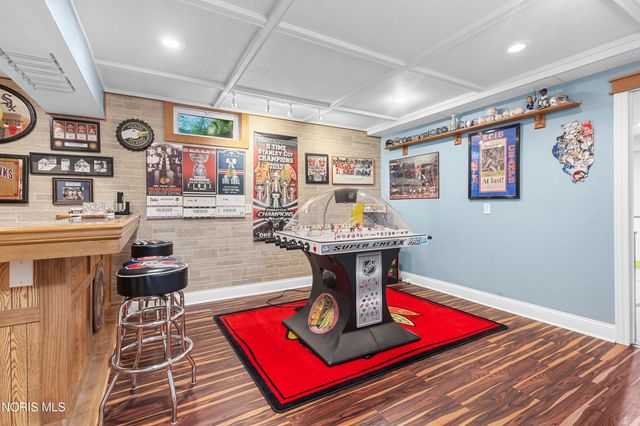 1206 N Finch Drive, Bowling Green, OH 43402