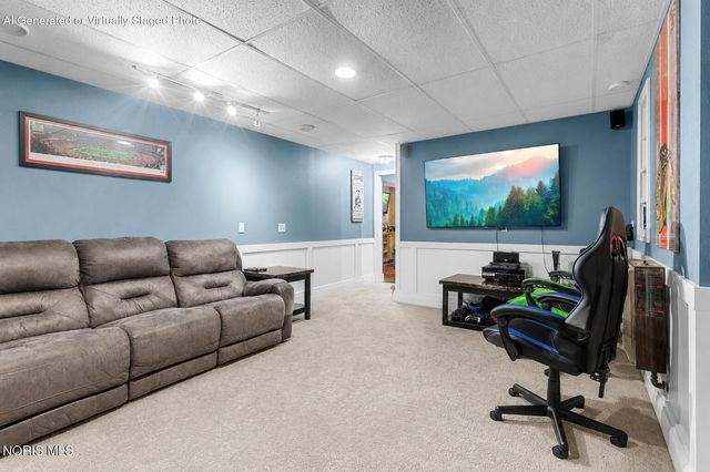 1206 N Finch Drive, Bowling Green, OH 43402